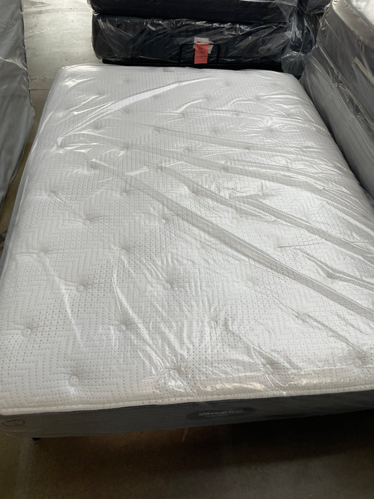 BEAUTYREST PRESSURESMART PRO QUEEN MATTRESS