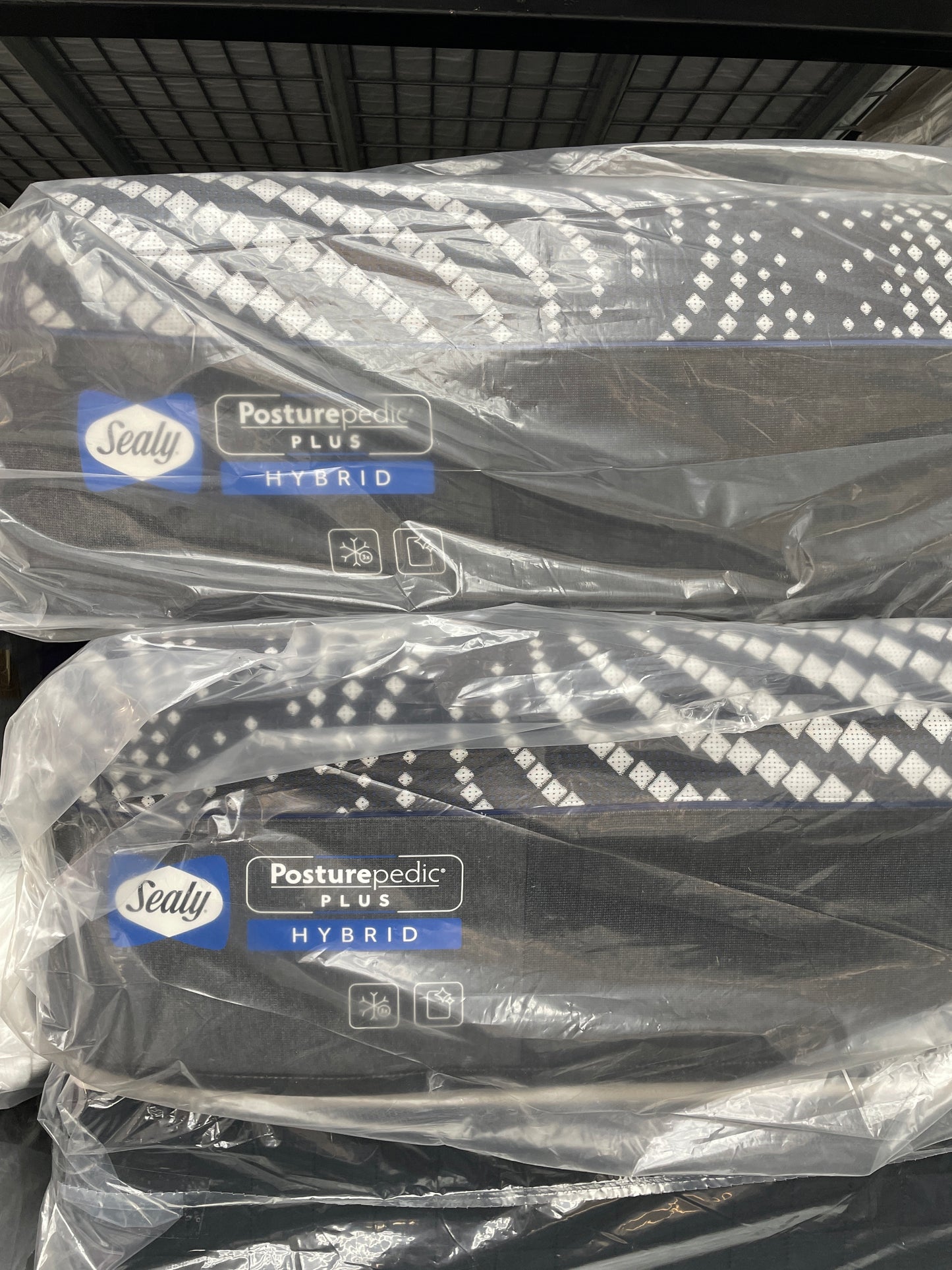 SEALY POSTUREPEDIC PLUS HYBRID TWIN XL MATTRESS