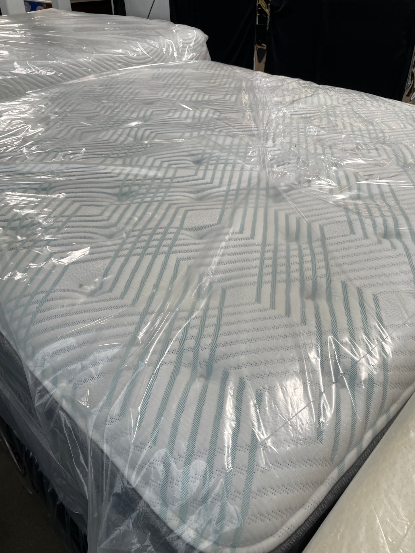 BEAUTYREST PRESSURESMART EUROTOP KING MATTRESS