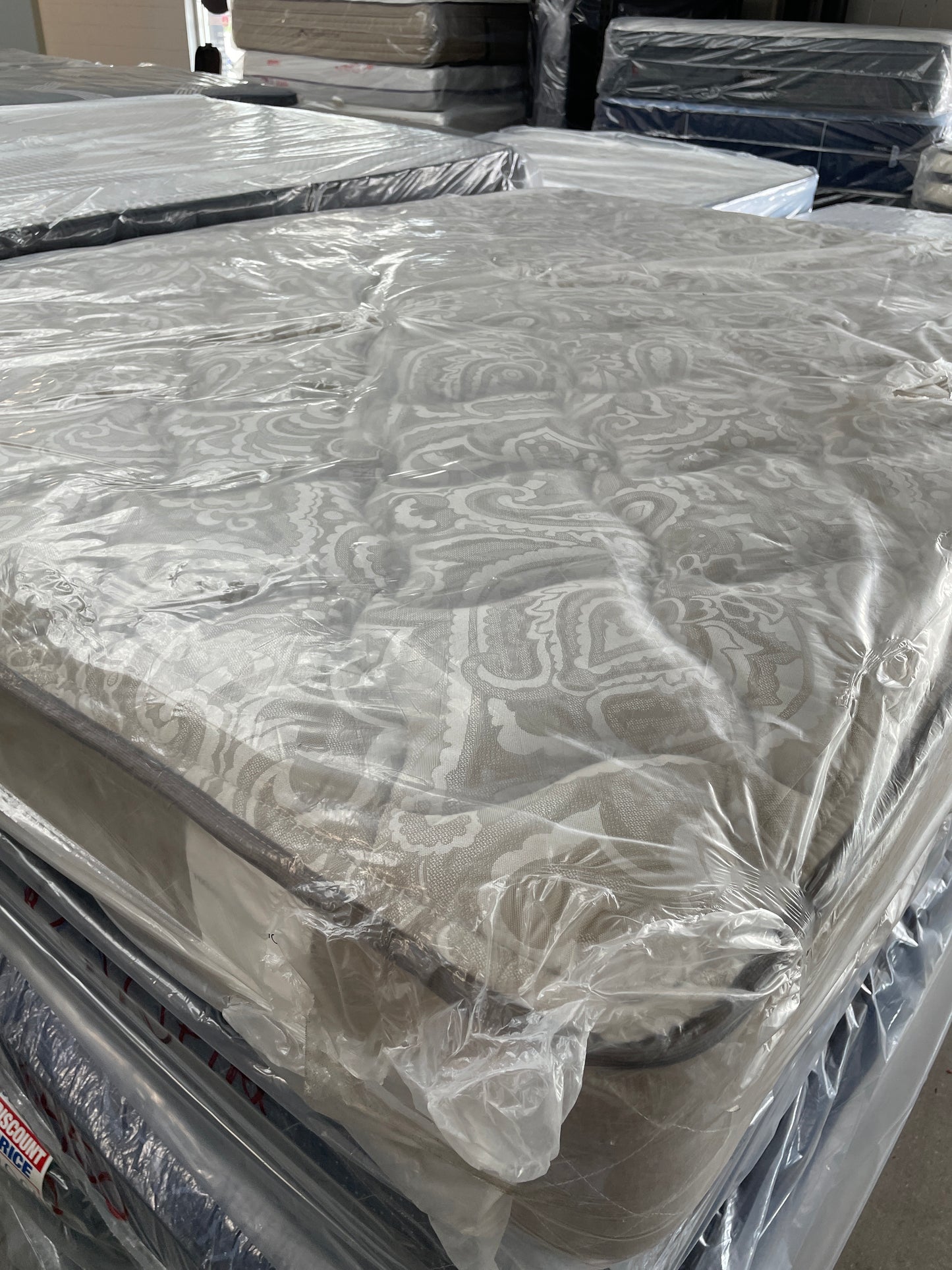 HAMPTON AND RHODES EUROTOP QUEEN MATTRESS