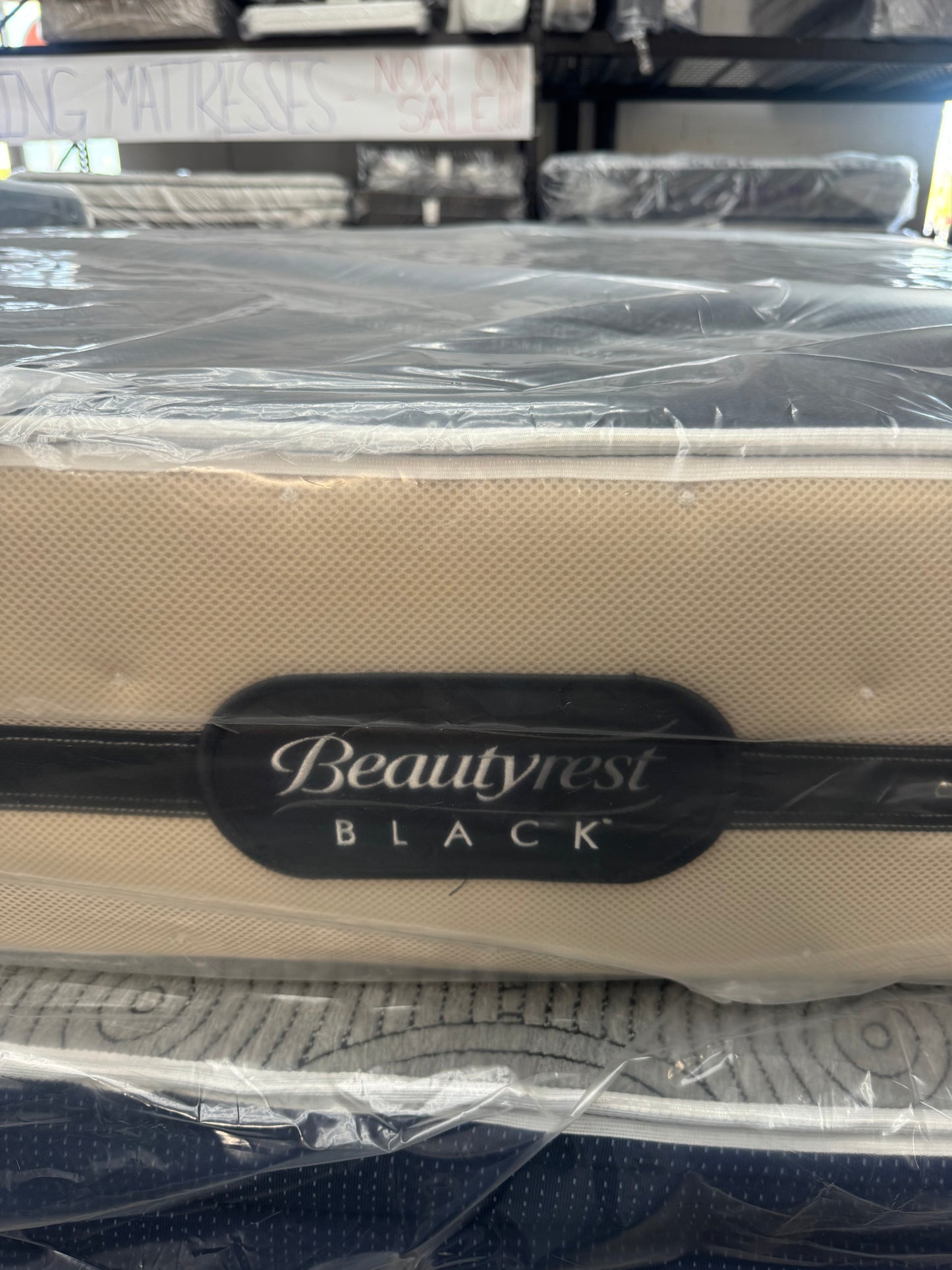 BEAUTYREST BLACK QUEEN MATTRESS