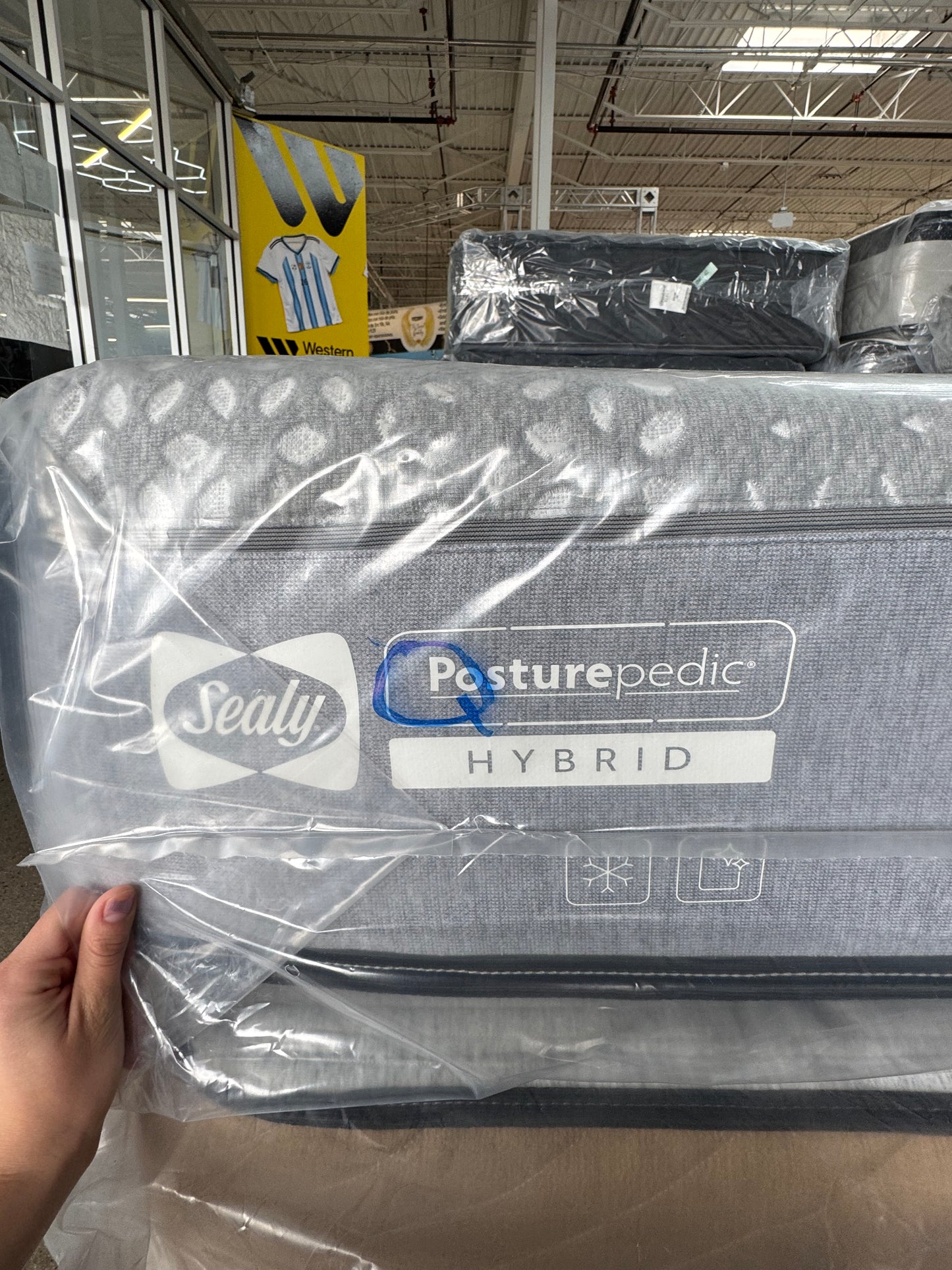 SEALY POSTUREPEDIC HYBRID