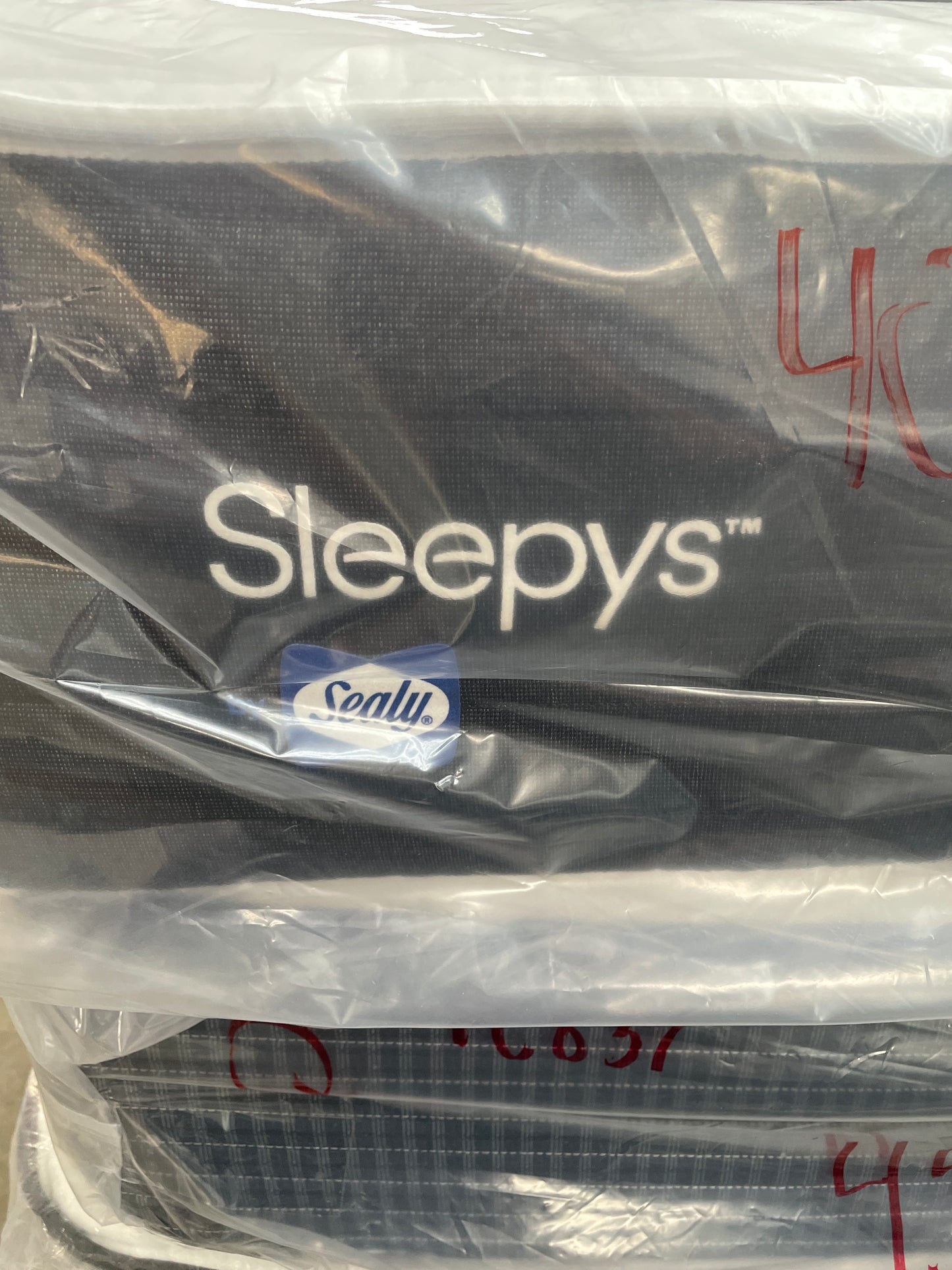 SLEEPYS BY SEALY EUROTOP QUEEN MATTRESS