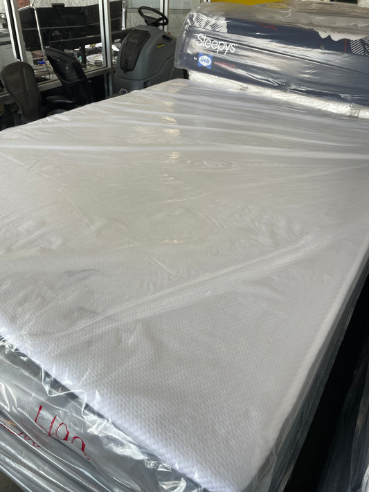 CASPER FOAM QUEEN MATTRESS