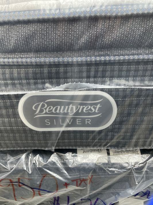 BEAUTYREST SILVER PILLOWTOP QUEEN MATTRESS