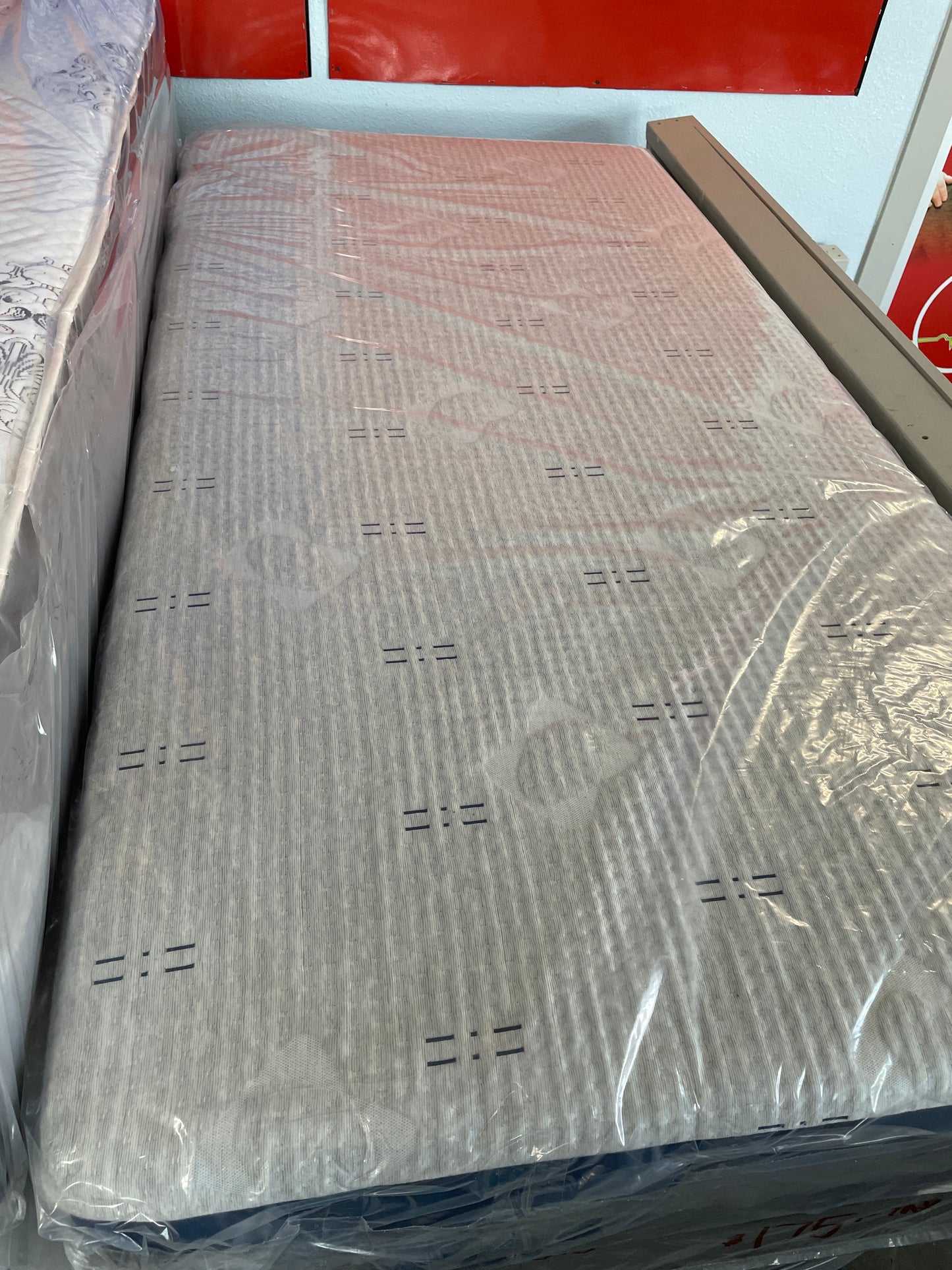 SLEEPYS TWIN MATTRESS