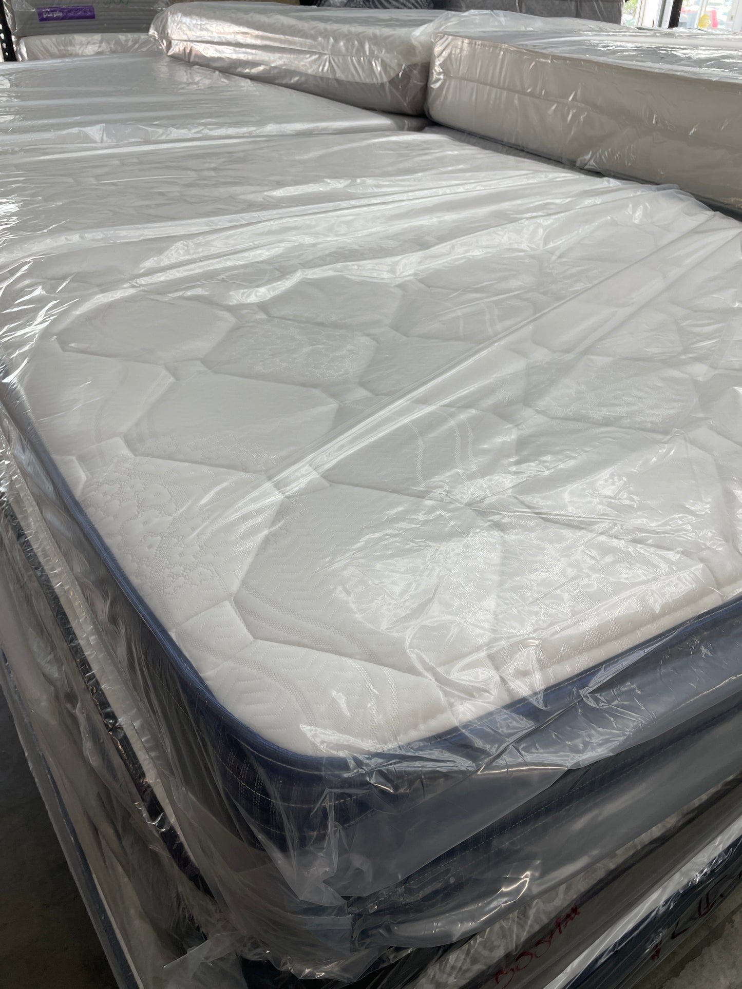 BEAUTYREST SILVER EUROTOP QUEEN MATTRESS