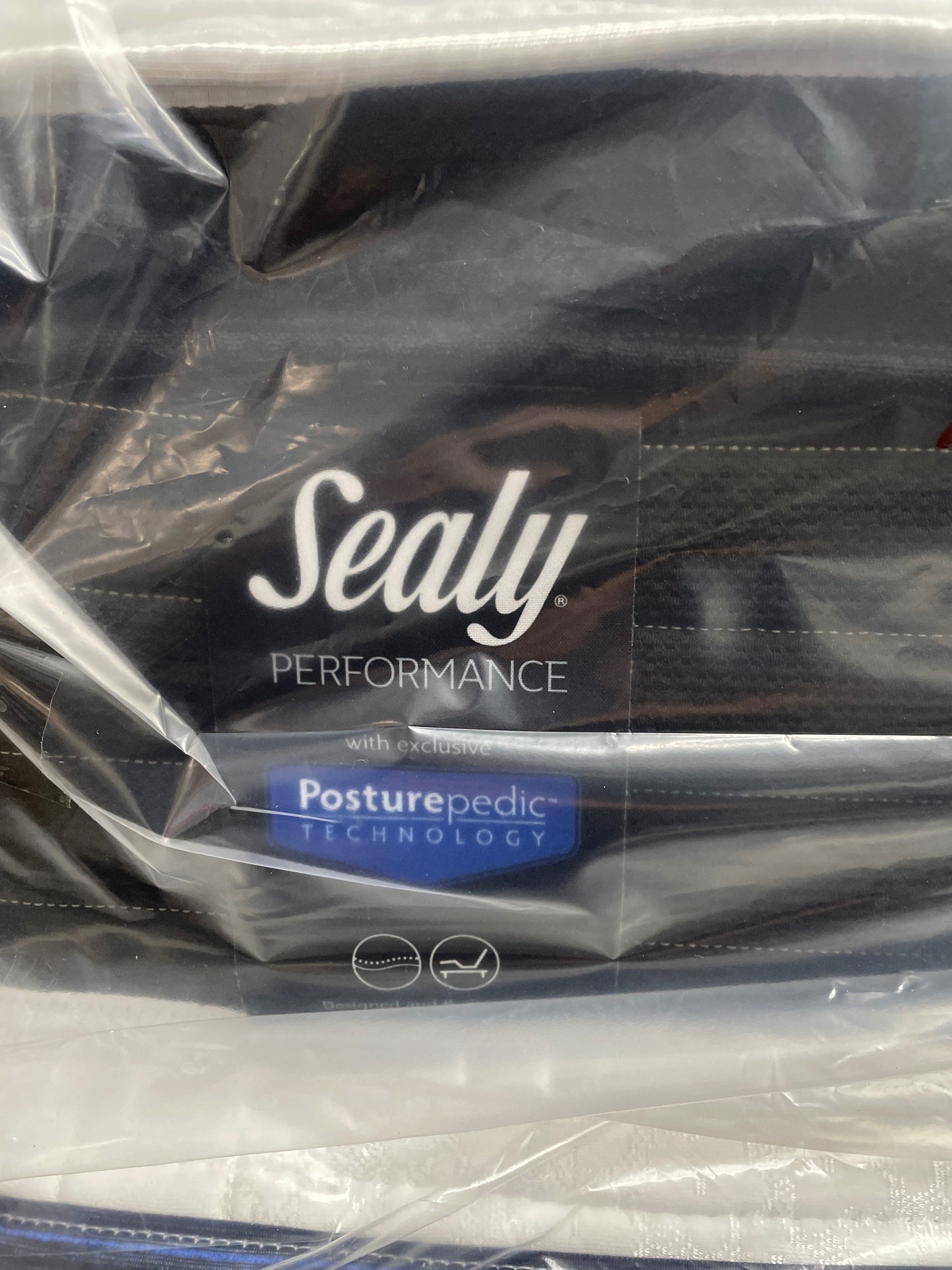 SEALY PERFORMANCE QUEEN PILLOWTOP MATTRESS