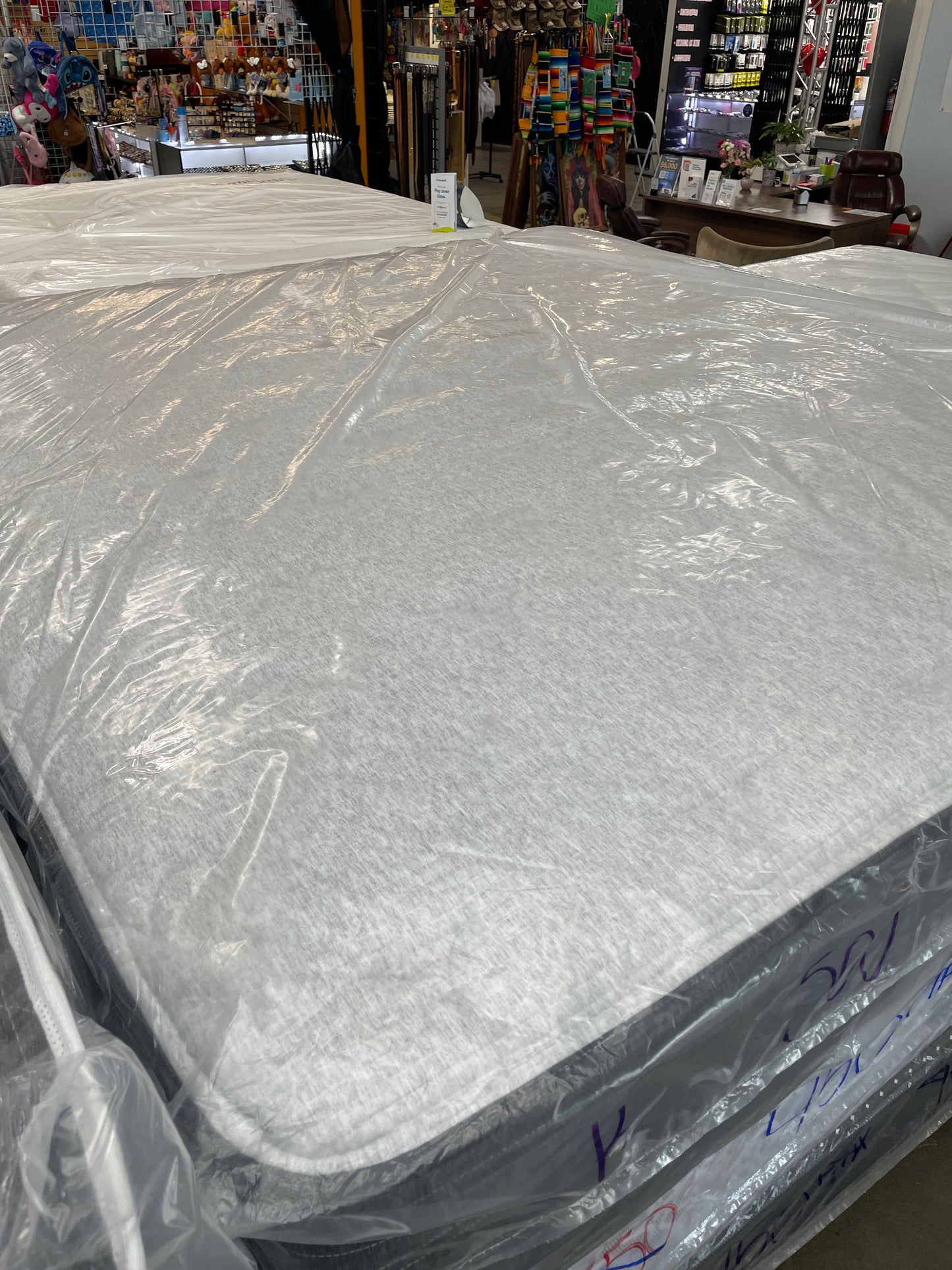 BEAUTYREST PRESSURESMART LUX EUROTOP KING MATTRESS