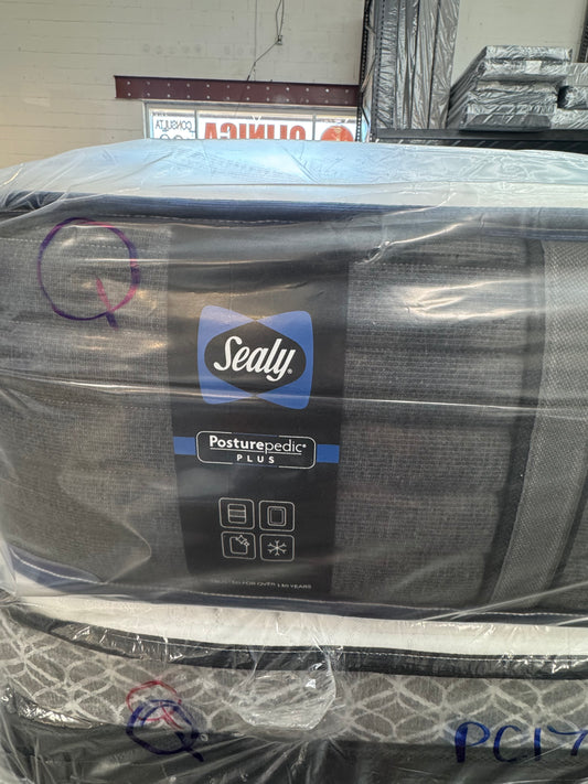 SEALY POSTUREPEDIC PLUS QUEEN